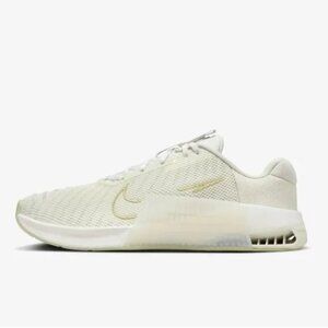 Nike Women's Metcon 9 Training Shoes, Sea Glass/Summit White, size 9
